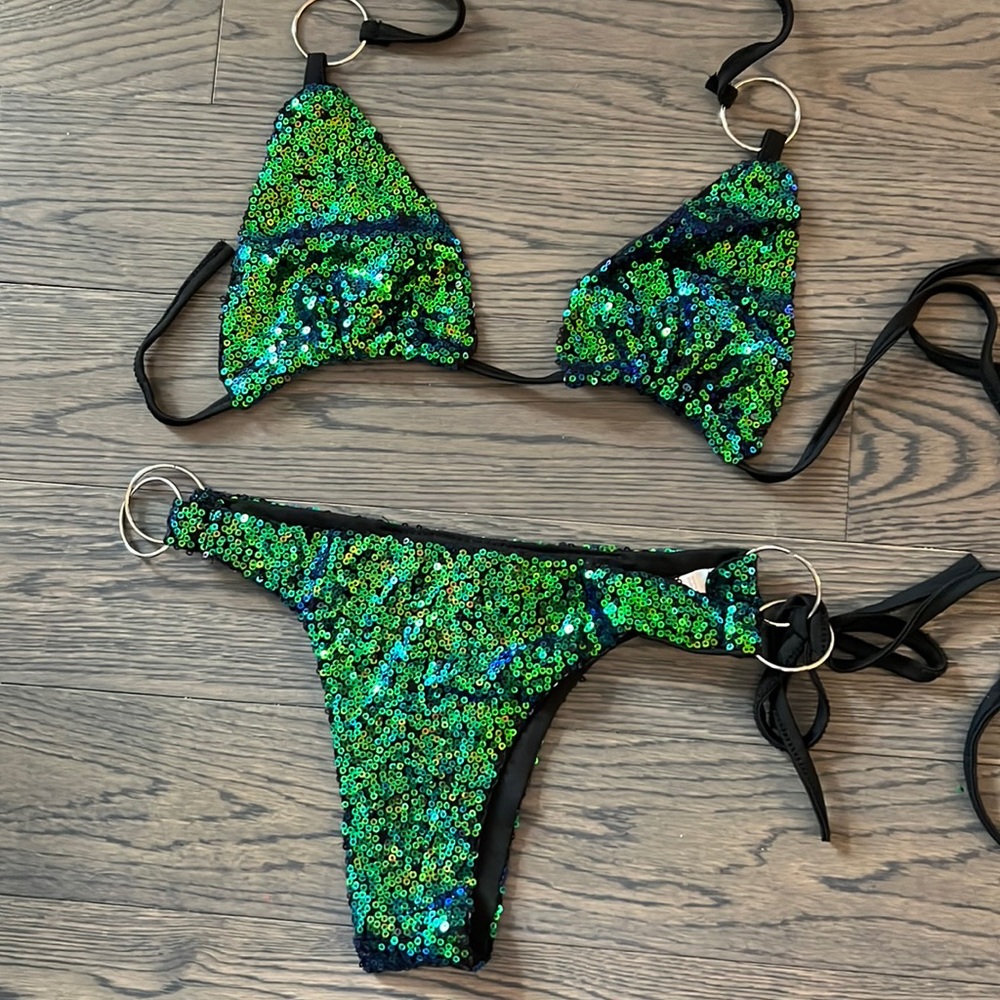 Swimming suit